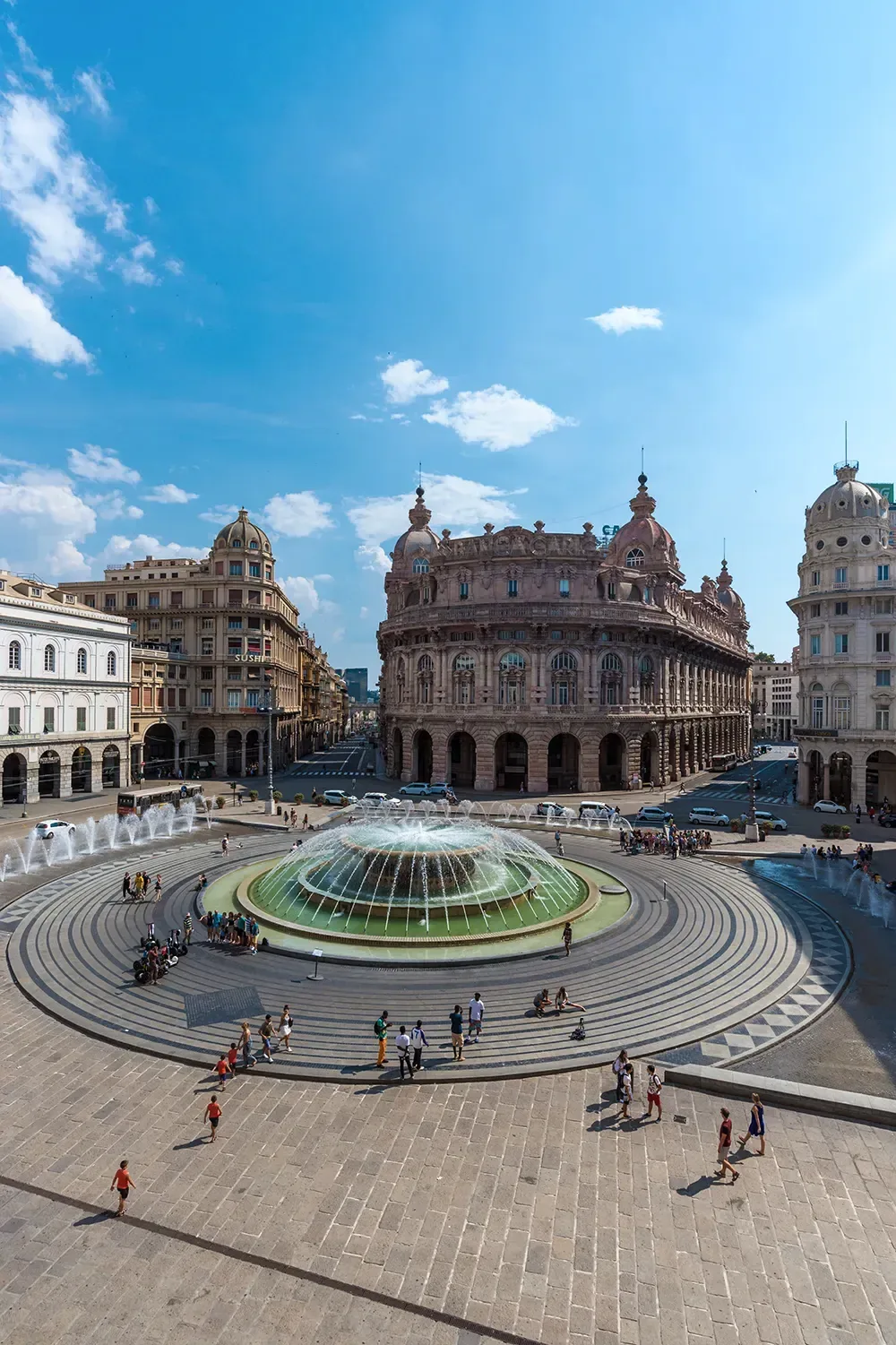 Piazza De Ferrari mit Brunnen in Genua