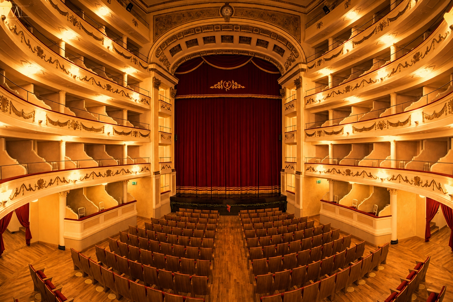 Bühne und Logen des Teatro Sociale in Camogli